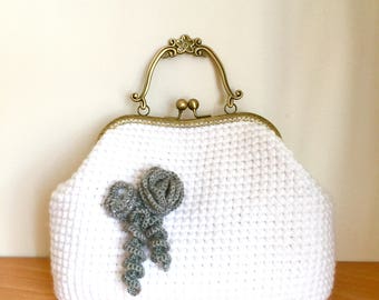 Crochet White Handbag with Kiss Clasp Lock, Crochet Accessories, Crochet Bag with Flowers, Wedding White Handbag