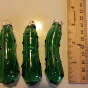 ONE single Christmas Blown Glass Pickle Christmas Tree Green Glass Pickle Christmas Tree Weihnachtsgurke German Pickle Ornament Gift image 5