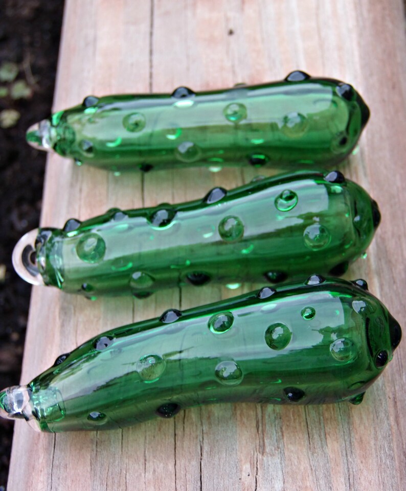 ONE single Christmas Blown Glass Pickle Christmas Tree Green Glass Pickle Christmas Tree Weihnachtsgurke German Pickle Ornament Gift image 7