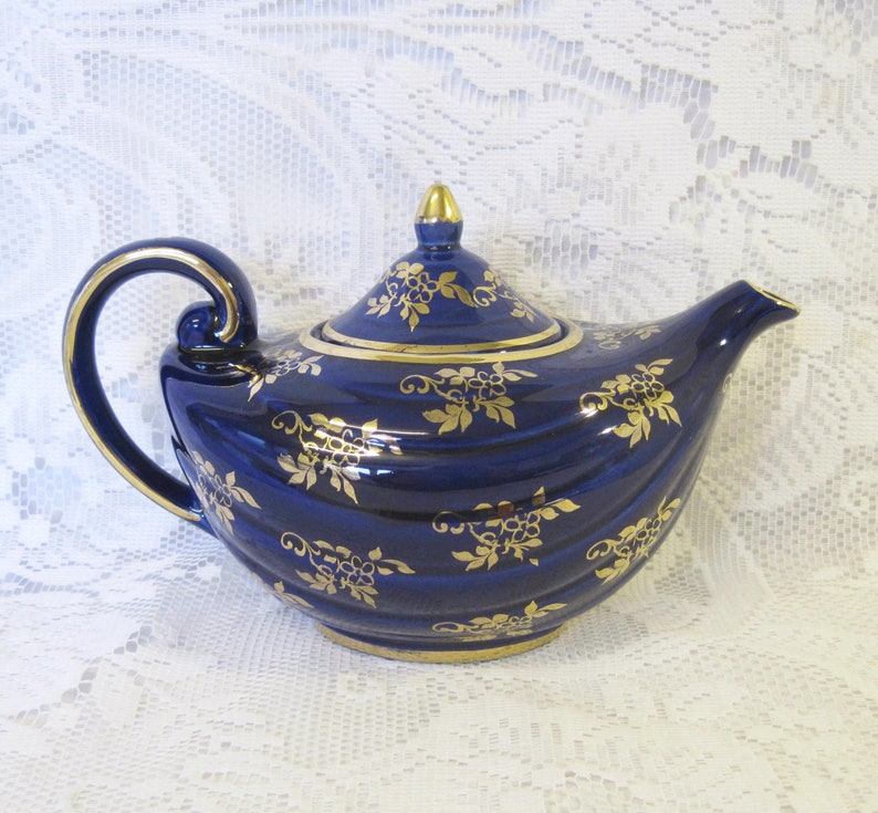Cobalt Blue and Gold Aladdin 3-4 cup Teapot Made in England image 0