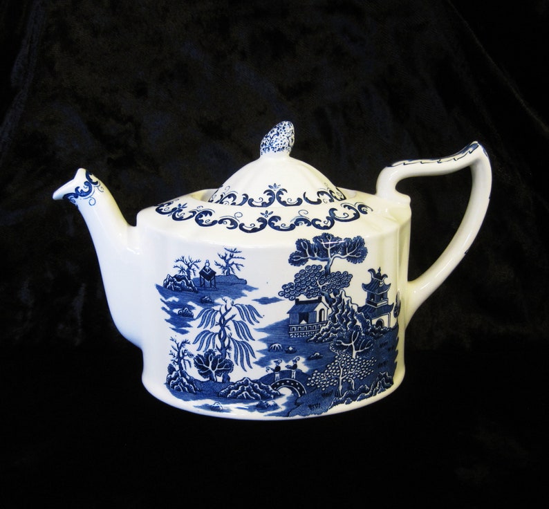 Mason's for Ringtons Limited 4 Cup Blue Willow Pattern image 0