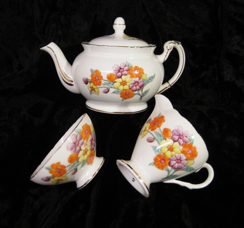 E Brain Foley China 2 Cup Hand Enamelled Teapot with Matching image 0