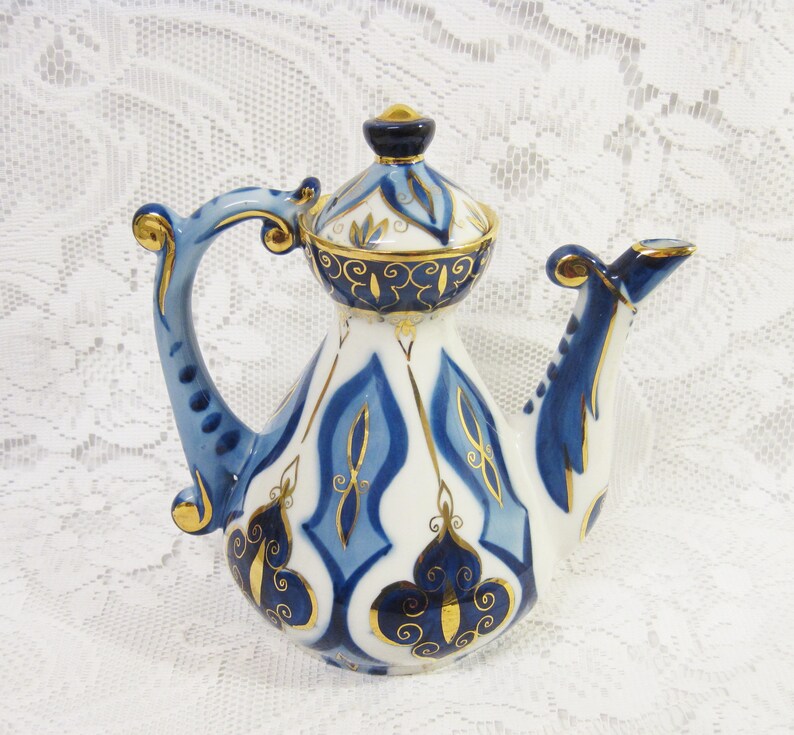 Kislovodsk Russian Porcelain 3-4 Cup Tea or Coffee Pot Blue image 0