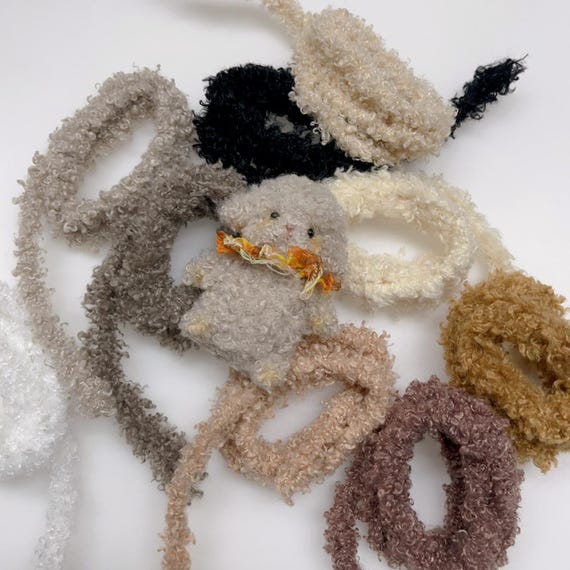 TEDDY MINI SCRUNCHIE WARM TAUPE TEDDY MINI SCRUNCHIE WARM TAUPE
