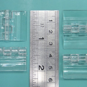 4 st små akrylgångjärn i plast 2,5 cm x 3,3 cm / 25 x 33 mm - Dörrgångjärn - Akrylgångjärn - Genomskinliga gångjärn - Små gångjärn - Smyckeskrinsgångjärn