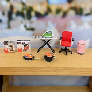 Miniature Households - Mini Brands Home - Dollhouse Kitchen Appliances - Miniature Collectibles - Zuru Mini Brands