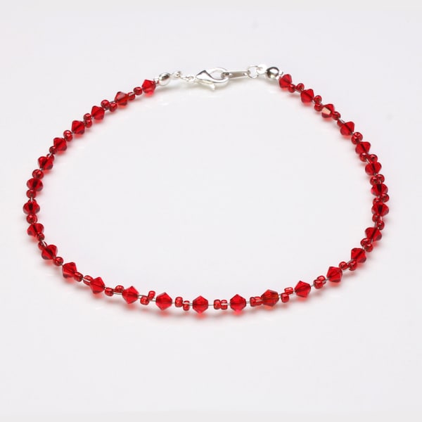Bracelet en argent sterling avec cristal rouge (Light Siam) et perles de rocaille rouges