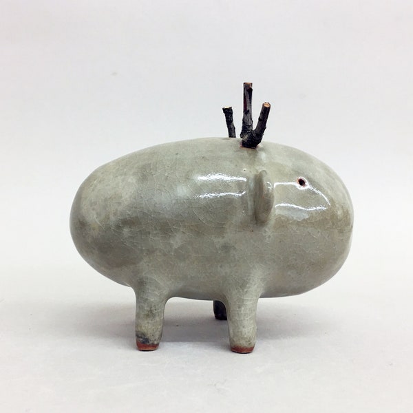 Small Ceramic sculpture called Moute #1009