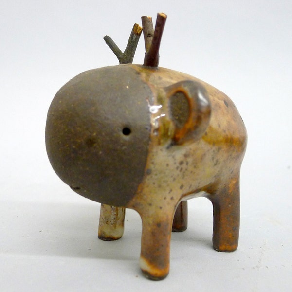 Small Ceramic sculpture called Moute 541