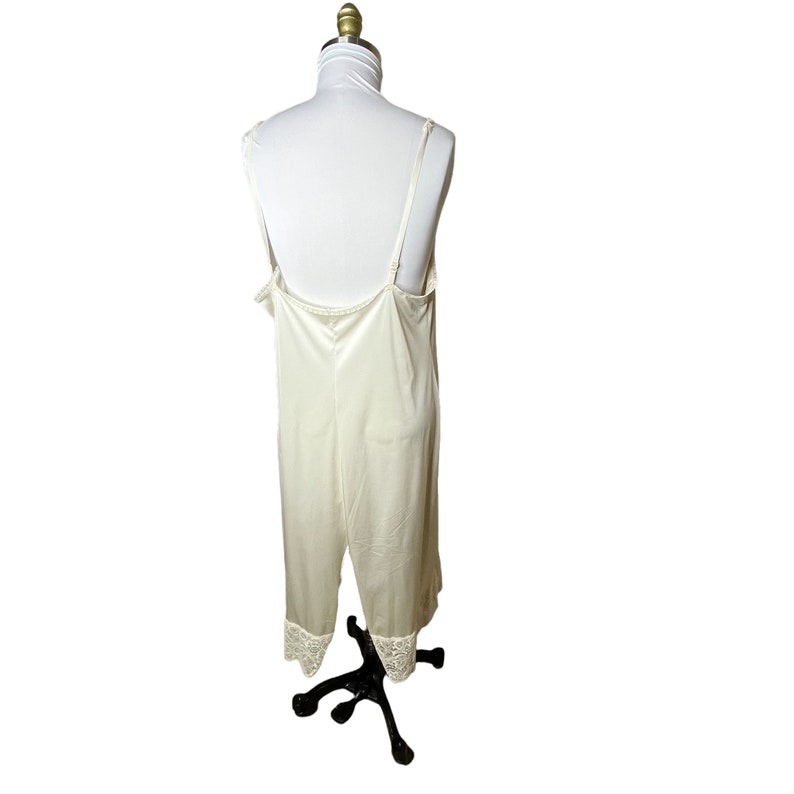 Vintage 70's Vanity Fair White Lace Full Dress Slip Nylon Blend, 44 image 5