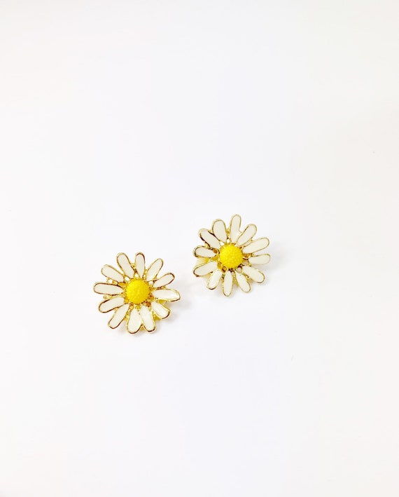 Vintage 60's Daisy Metal Clip On Earrings