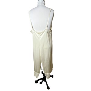 Vintage 70's Vanity Fair White Lace Full Dress Slip Nylon Blend, 44 image 4