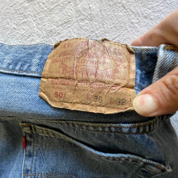 Vintage Levis 501 Made in USA 36/32 - image 2