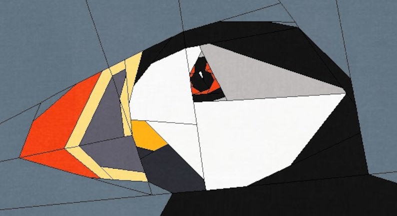 Puede incluir: Una ilustraci&oacute;n geom&eacute;trica de la cabeza de un frailecillo con un esquema de color negro, blanco, naranja y amarillo. El ojo del frailecillo es rojo.