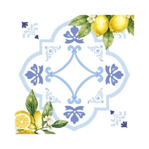 K&ouml;nnte beinhalten: Ein dekoratives Fliesenmuster mit wei&szlig;em Hintergrund und einem hellblauen geometrischen Muster. Das Design wird durch Aquarellillustrationen von Zitronen, gr&uuml;nen Bl&auml;ttern und wei&szlig;en Bl&uuml;ten akzentuiert, was eine frische, sommerliche &Auml;sthetik erzeugt.