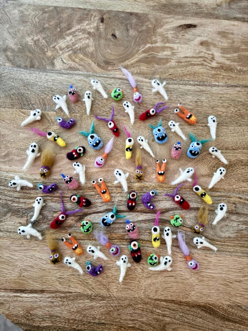 Monstruo en un frasco de fieltro con aguja; Fantasma en un frasco; Extraterrestre en un frasco; Hecho a mano - HECHO A PEDIDO Surprise Monster Jar