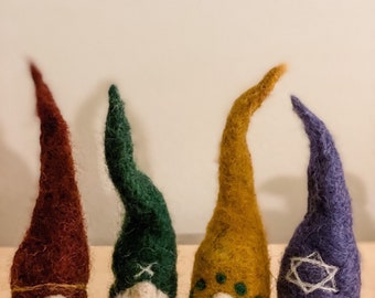 Gnomo de lana de fieltro con aguja, gnomo navideño, gnomo de Hanukkah, regalo navideño, hecho a mano - HECHO A PEDIDO