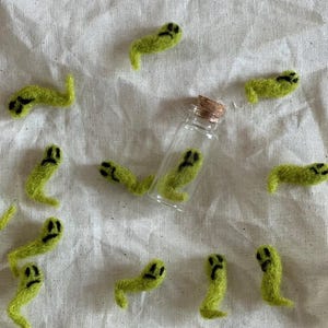 Monstruo en un frasco de fieltro con aguja; Fantasma en un frasco; Extraterrestre en un frasco; Hecho a mano - HECHO A PEDIDO imagen 19