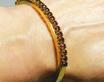 14K Yellow Gold Vintage Hinged Style Garnet Bangle Bracelet