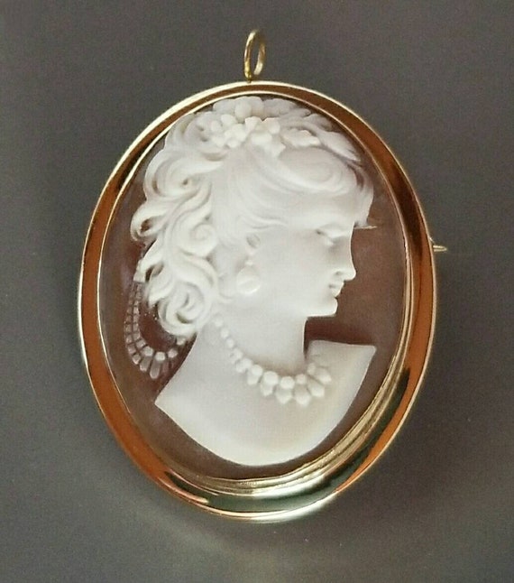 14K Yellow Gold Shell Cameo Pendant Brooch - image 1