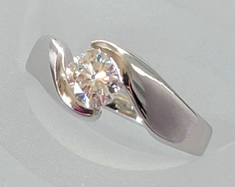 Platinum Diamond Ring with a GIA Diamond Grading Certificate that is included with the Diamond Ring Purchase