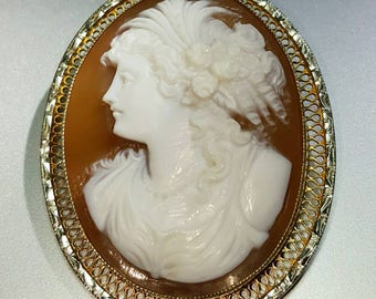 14K Yellow Gold and White Gold Antique Shell Cameo Pendant Brooch