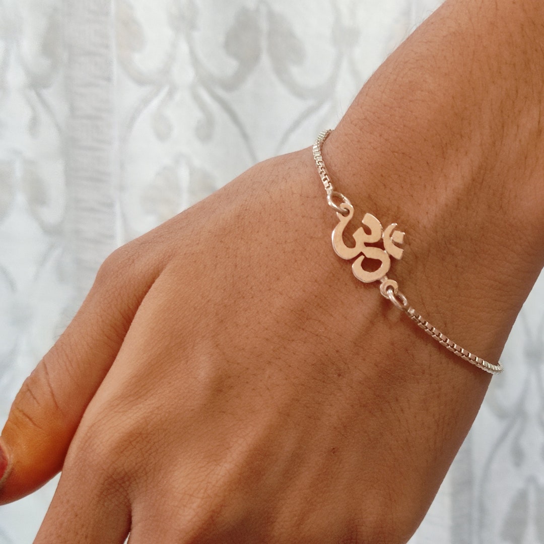OM Bracelet - The perfect union of spirituality and style - BR-609