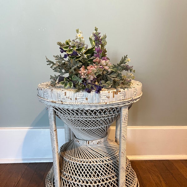 Vintage Wicker Ottoman Plant Stand Side Table Porch Chippy Paint White Wicker Furniture - Shabby Chic Cottage Romantic
