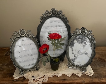 Vintage Oval Frames - Vintage Photograph Silver Pewter Tone Metal Frame with Glass - Vertical Table Frames in 2 Sizes
