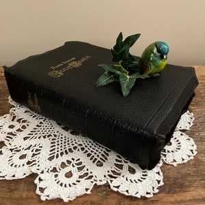 1947 Family Heritage Holy Bible - The Old and New Testament Books - King James Version - Red Letter Edition Self Pronouncing