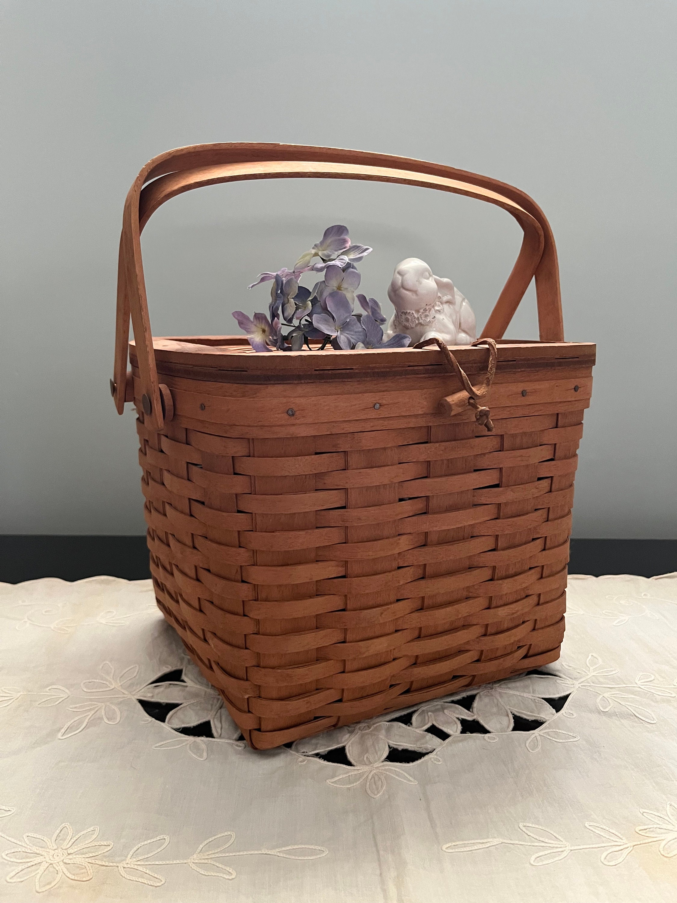 Longaberger Basket 1991 Longaberger Small Picnic Basket With Woven Lid