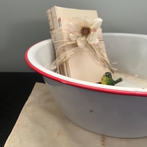 Enamel Wash Basin 14 3/4&quot; Extra Lg Distressed Primitive White Enamel Basin w/ Red Trim - Metal Bowl - Farmhouse Enamel Ware Bowl