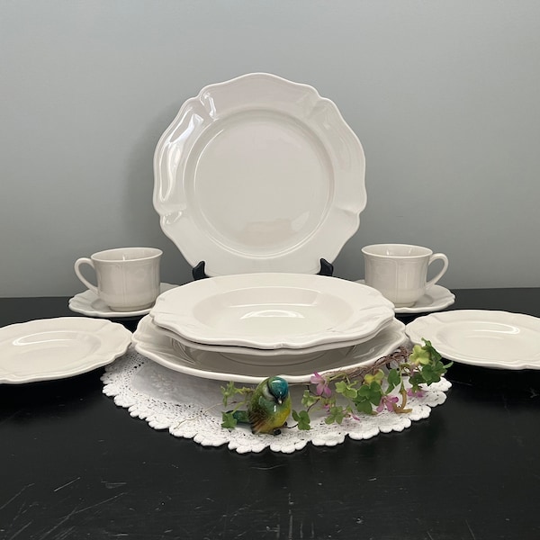 Red Cliff Ironstone Heirloom Pattern Set of 2  5 Piece Place Setting - Vintage White Ironstone Scalloped Edge Dinnerware - Cottage Farmhouse