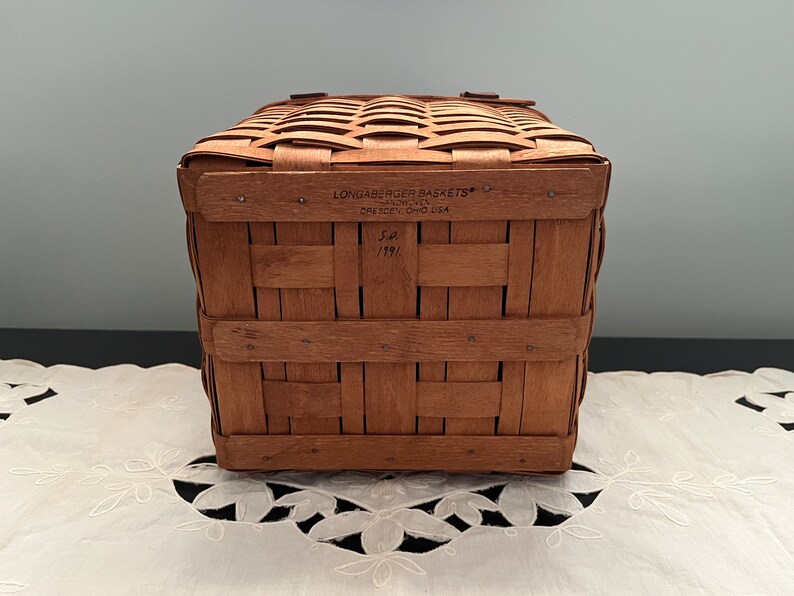 Longaberger Basket 1991 Longaberger Small Picnic Basket With Woven Lid