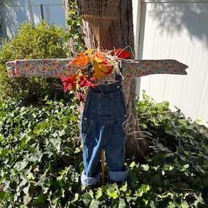 Vintage Rake Scarecrow - Scarecrow in Overalls - Farm Barn Country Fall ...