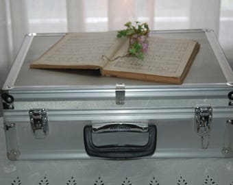 Kalimar Metal Camera Case - Vintage Camera and Accessory Carrying Case Silver Metal Brief Case