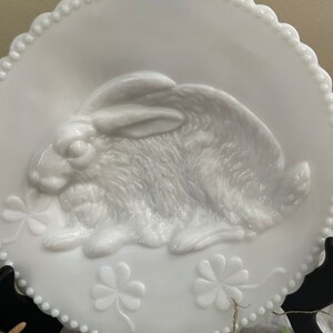 Vintage Milk Glass Rabbit Plate - Vintage Bunny Pattern Milk Glass ...