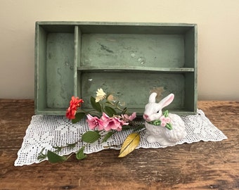 Primitive Wood Tote Box - Farmhouse Flatware Caddy - Chippy Paint Tote - Painted Display or Storage Box Wood Handled Tote Caddy