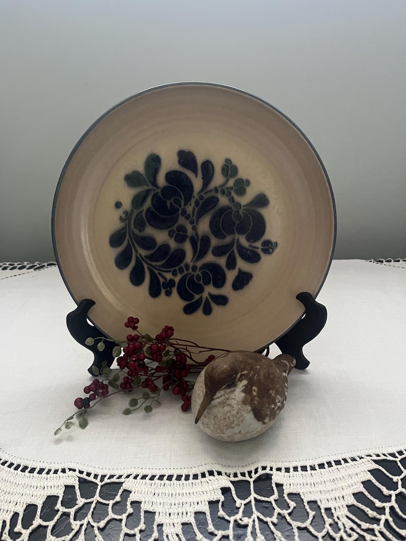 Pfaltzgraff Folk Art Stoneware Dinner Plates - Thumbnail 2