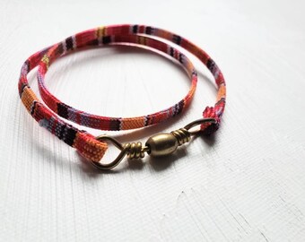 Wrap bracelet w/fishing swivel (multicolor red)(N)