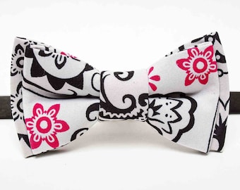 Hot Pink Paisley Fluga