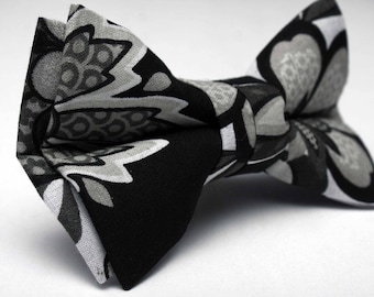 B & W Floral Fliege