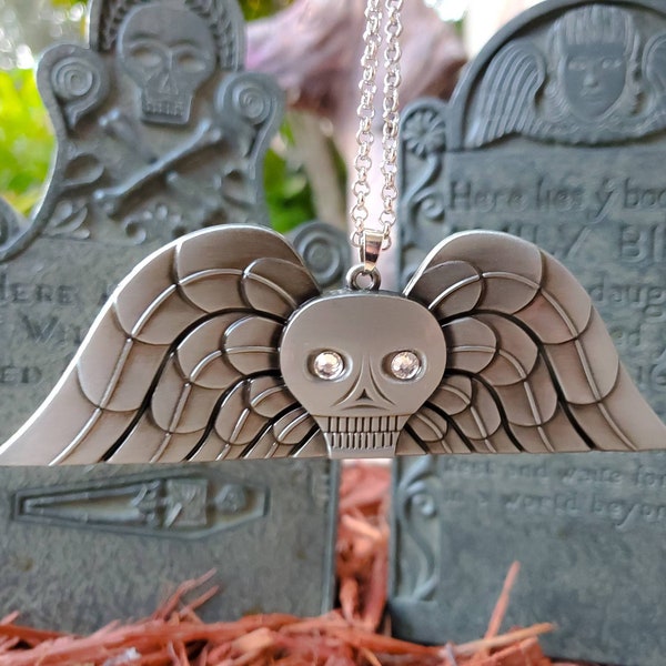 WINGED SKULL New England Gravestone Art Necklace