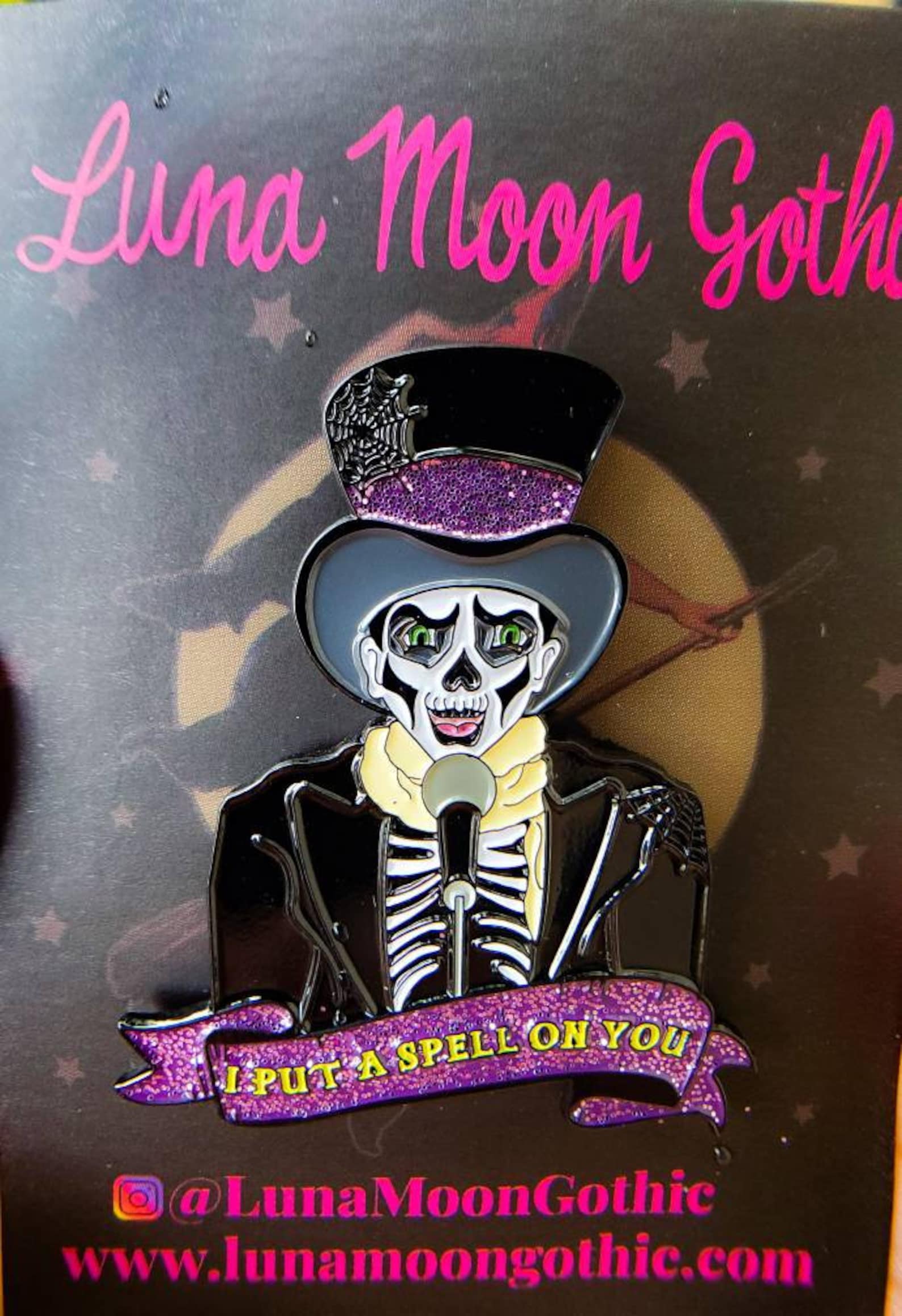 Skeleton Singer HOCUS POCUS I Put A Spell on You Enamel Pin | Etsy