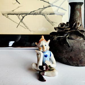 Figurine de lutin en céramique vintage des années 1950 - Elfe kitsch peint à la main