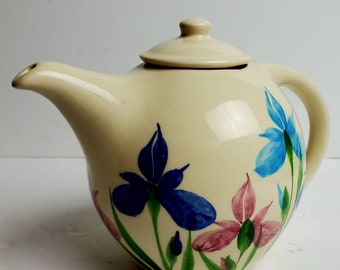 Vintage Emerson Creek Pottery Bedford VA "Iris" theepot