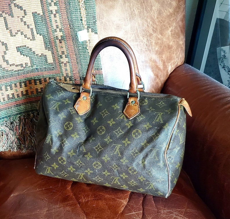 Louis Vuitton Speedy 30 Louis Vuitton 12 Duffel Bag Louis Vuitton Monogram Satchel 12 Classic Louis Vuitton 12 Handbag image 2