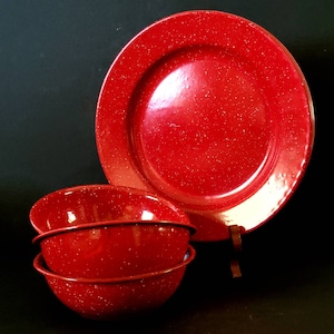 Vintage Red Graniteware Speckled Enamelware Metal 4 Dinner Plates and 3 Salad Bowl Set 7 Piece Red Speckled Graniteware Dish Set