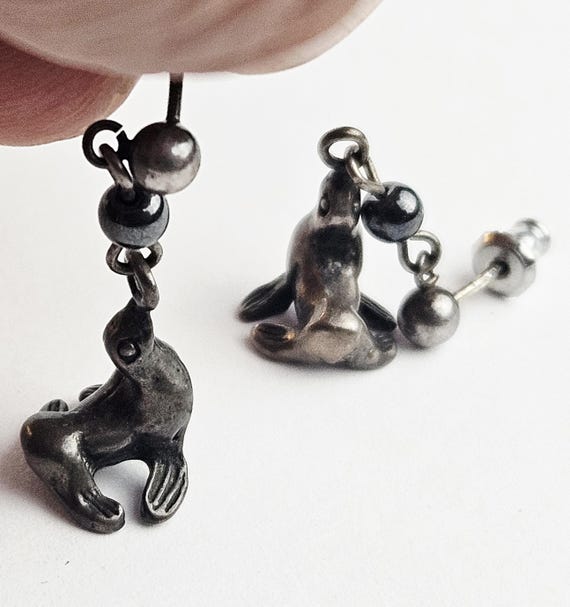 Vintage Sterling Silver Circus Seal Earrings: Playful Animal Jewelry