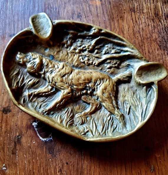 Vintage JB Jennings Brothers Bronze Setter Dog Ashtray: Hunt Scene